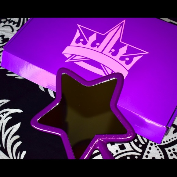 Jeffree🌟Glitter Mirror from Bloodlust Collection - Picture 2 of 8